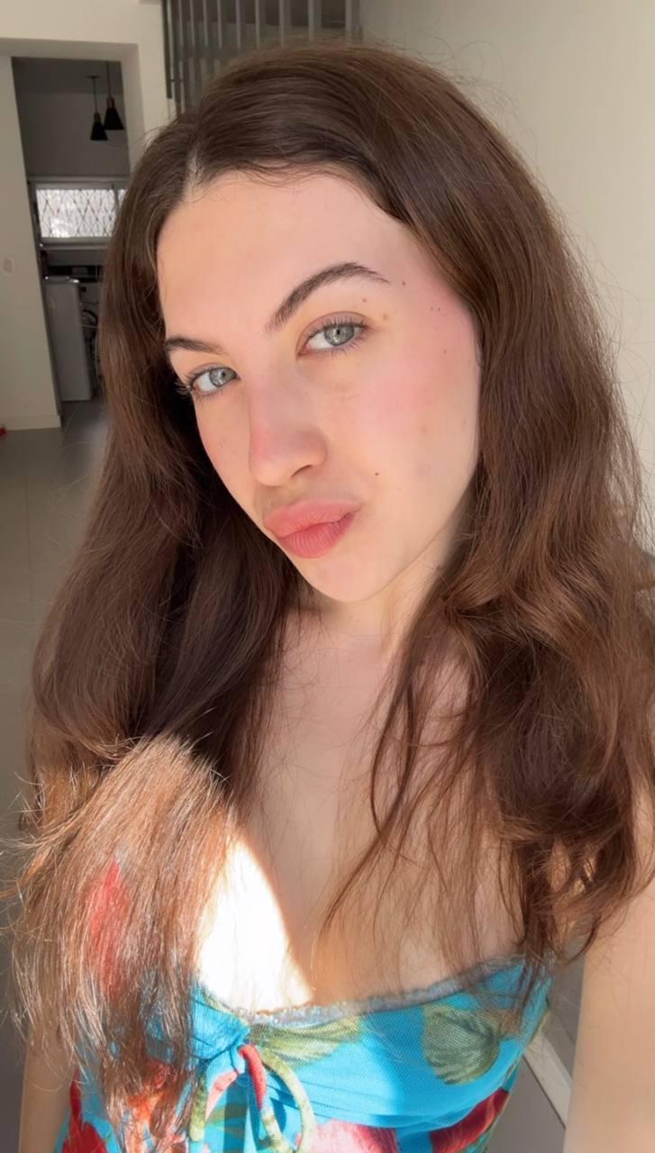 Nude girl Amber in Vilnius