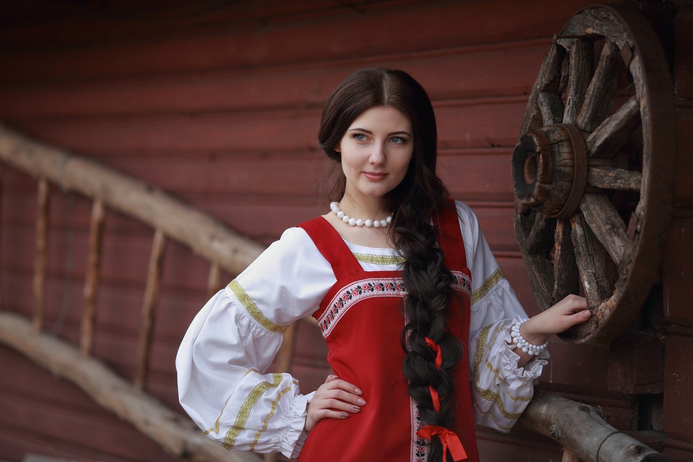 Girls in Slavic costumes in Vilnius