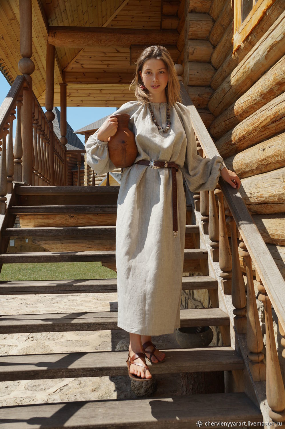 Girls in Slavic costumes in Vilnius